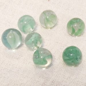 LOT 7 VINTAGE GLASS RIBBON SWIRL MARBLES